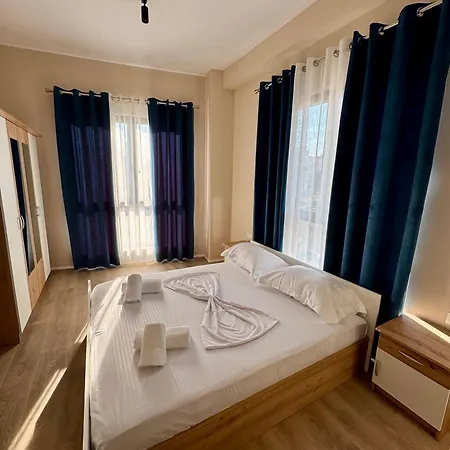 New Bazaar Luxor 1,2,3 And 4 Appartement Tirana