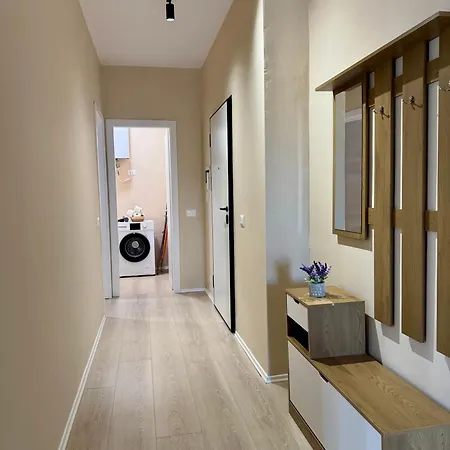 New Bazaar Luxor 1,2,3 And 4 * Tirana